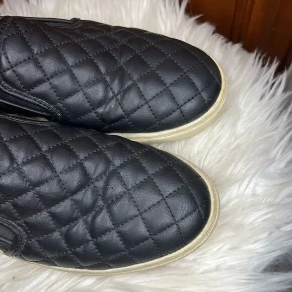 Steve Madden Leather Quilted Sneakers - Ecentrcq Slip Ons Shoes​​​ - Picture 7 of 13